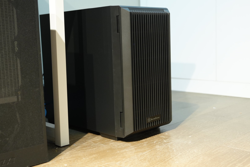 Featured image of post 银欣 CS382 装机